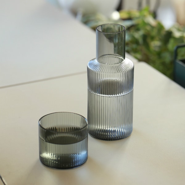 【グレー、フロスト：国内在庫あり】ferm LIVING (ファームリビング) Ripple Carafe Set (リップル カラフェセット)  クリア/スモークグレー/フロスト 北欧/ガラス食器/日本正規代理店品