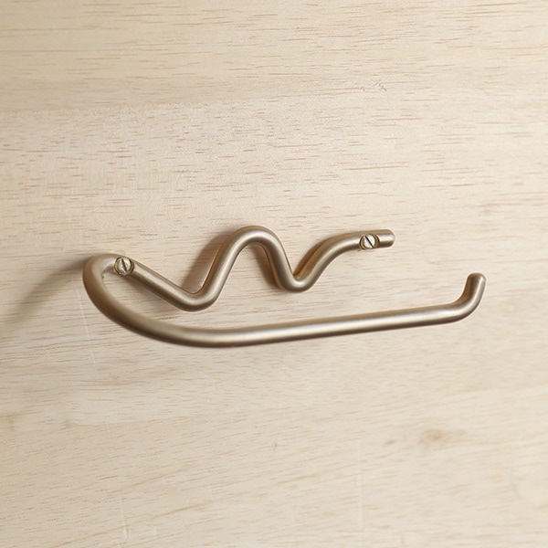 【受注発注】ferm LIVING (ファームリビング) Curvature Toilet Paper Holder (カーバチュア トイレットペーパーホルダー) ブラス/ブラックブラス 北欧/インテリア/収納/日本正規代理店品