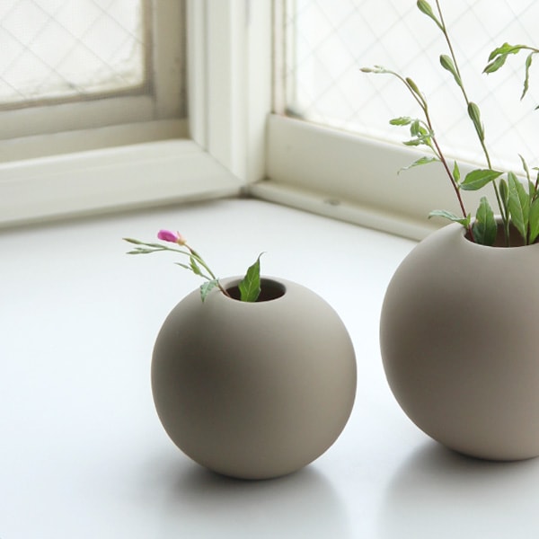 Cooee Design (クーイーデザイン) Ball Vase (ボールベース) 8cm ホワイト/サンド/ブラッシュ/グレー/ブラック 北欧/インテリア/花瓶/日本正規代理店品【送料無料キャンペーン】