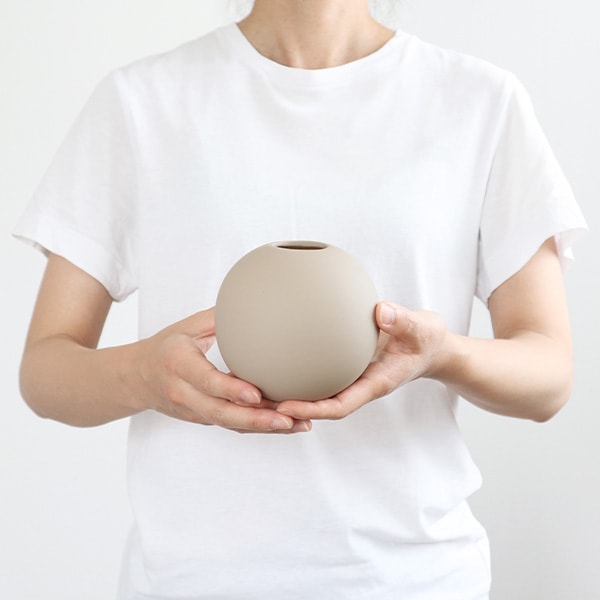 Cooee Design (クーイーデザイン) Ball Vase (ボールベース) 10cm ホワイト/サンド/ブラッシュ/グレー/ブラック 北欧/インテリア/花瓶/日本正規代理店品【送料無料キャンペーン】