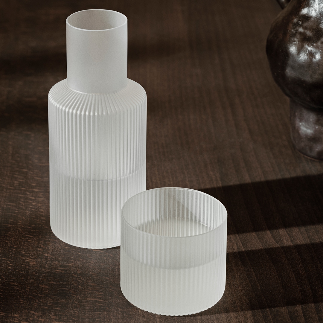 【グレー、フロスト：国内在庫あり】ferm LIVING (ファームリビング) Ripple Carafe Set (リップル カラフェセット)  クリア/スモークグレー/フロスト 北欧/ガラス食器/日本正規代理店品