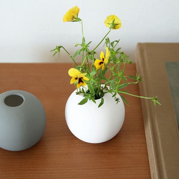 Cooee Design (クーイーデザイン) Ball Vase (ボールベース) 8cm ホワイト/サンド/ブラッシュ/グレー/ブラック 北欧/インテリア/花瓶/日本正規代理店品【送料無料キャンペーン】